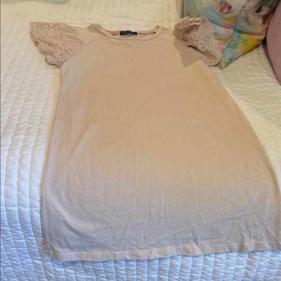 Tan  Eyelet Sleeve dress - Picture 2 of 6